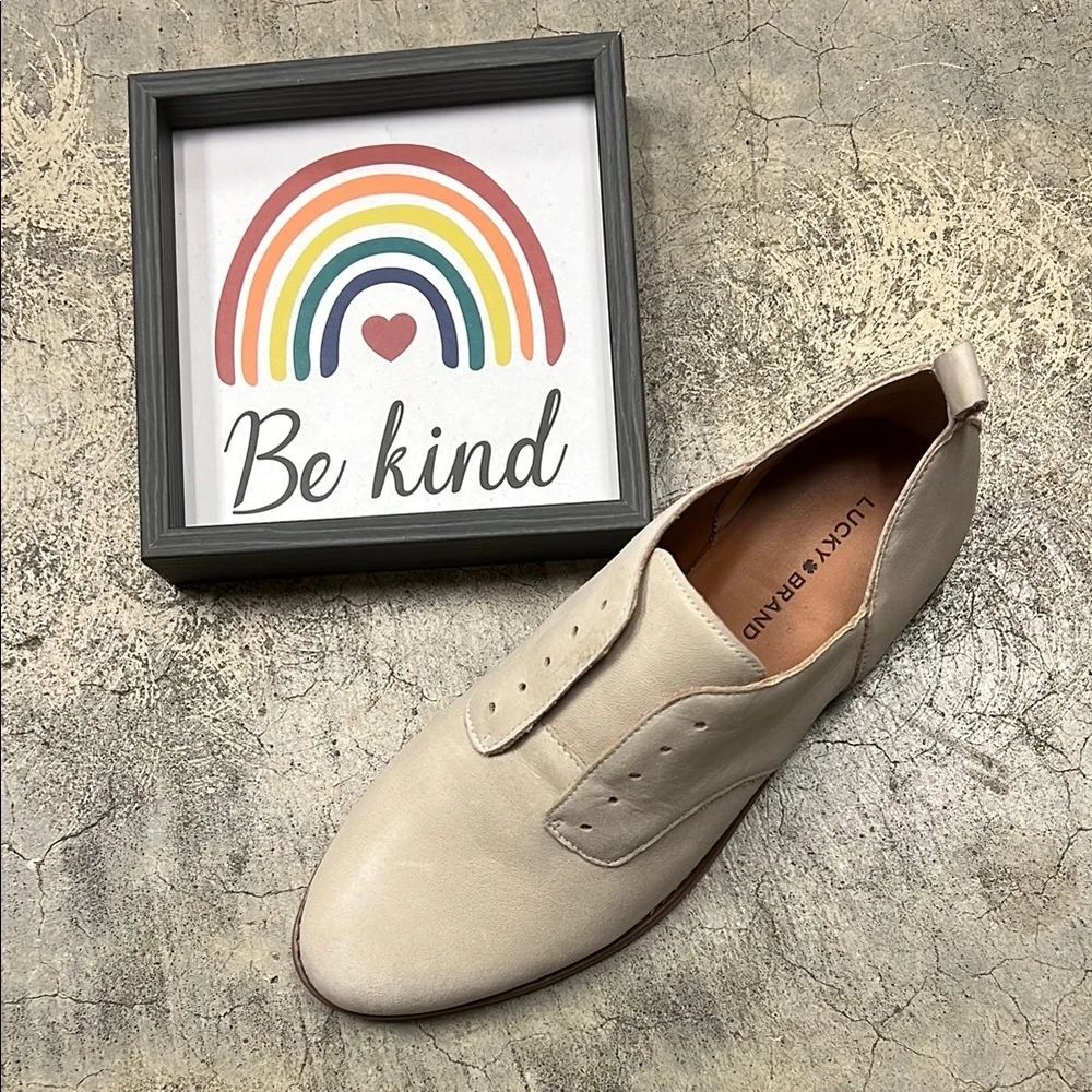 * Lucky Brand Beige Leather Shoe